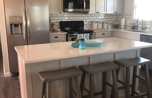 Nags Head Cottage | Close to EVERYTHING and only 5 minute walk to the beach.