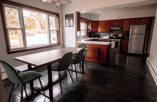 Geneva House | Close to everything. Minutes to wineries and breweries along Seneca Lake.