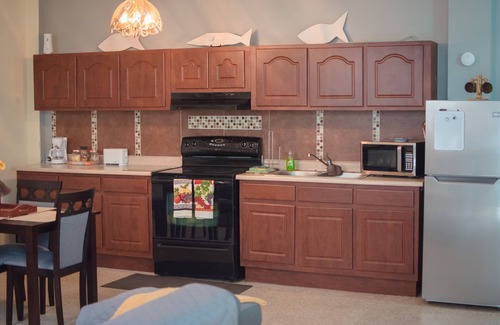 Rio Hondo Apartment | Close to Everywhere-3BR/1B/AC/Pkng/Biz/Kid/Pet/6guests