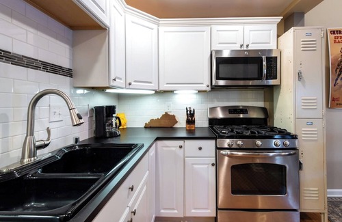 Germantown House | Close to Expo Ctr, UofL, Walk to bars, shops!