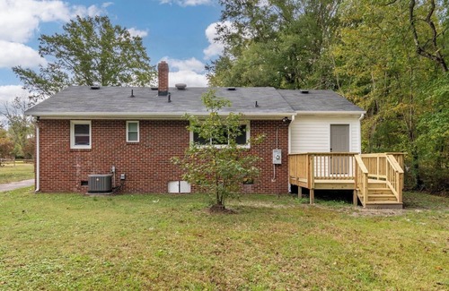 Petersburg House | Close to Fort Gregg-Adams, VSU & Southside Medical – Comfort & Convenience