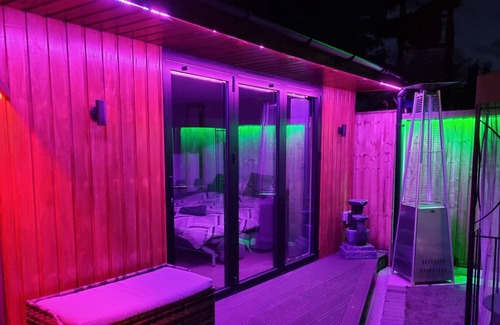 Cannards Grave Apartment | Close to Glastonbury Festival & Prison Tour & Kilver Court Outlets - Bath & West