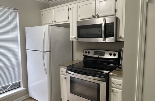 Baton Rouge House | Close to hospitals&I-10/2 bedroom/2bath/Townhome
