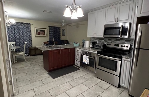 Lake Wales House | Close to major highways 27 and 60,Legoland,bok tower Lakes wales airport Oranges