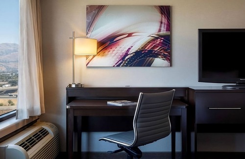 Milpitas House | Close to Major Highways | Affordable Room Ideal For Family Stay | Fitness Center