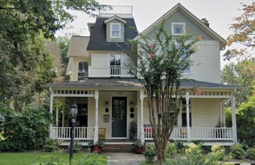 East Falls Church House | Close to Metro in Falls Church City