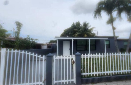 Hialeah House | close to Miami Airport