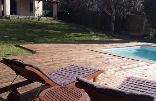 Parignargues Villa | Close to Nimes, the calm of a village in a beautiful villa with swimming pool.