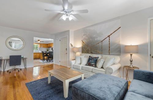 Bloomfield Apartment | Close to NYC | King Bed | Free Parking