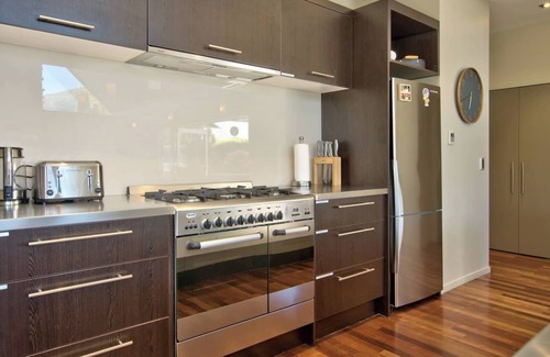 Arthur's Point House | Close to Queenstown and Ski fields with spa pool
