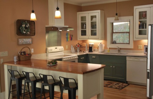 Sylva House | Close to Sylva and WCU,nPrivacy and Convenience