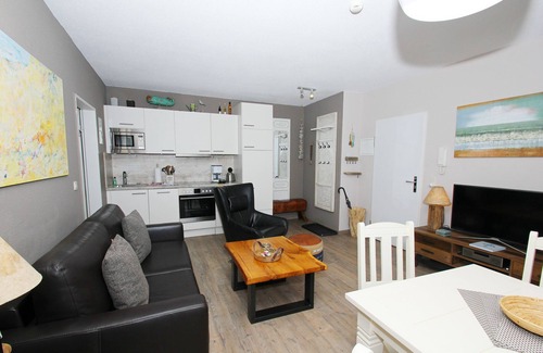 Lobbe Apartment | Close to the beach with terrace, use of swimming pool and sauna - Strandhaus Mönchgut FeWo09