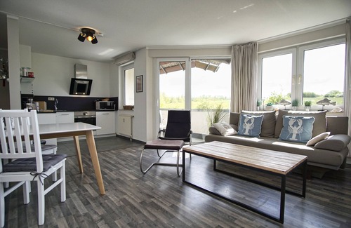 Lobbe Apartment | Close to the beach with balcony, use of swimming pool and sauna - Strandhaus Mönchgut FeWo11