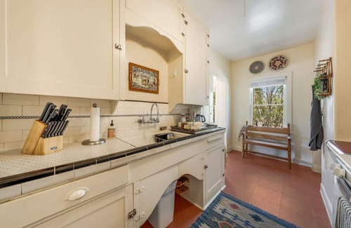 Sam Hughes House | Close to U of A/1 BR 1 BA/Sam Hughes/Patio