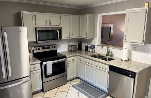 Athens Condo | Closest condo to Sanford Stadium with parking 2 tenths of a mile