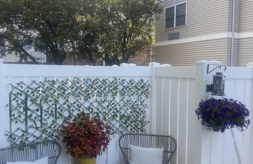 Port Chester Condo | Closest VRBO to Capitol Theater in Portchester, NY