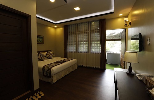 Kandawgyi Lake Area Bed & Breakfast | Cloud 10 Boutique Hotel