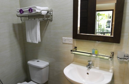 Kandawgyi Lake Area Bed & Breakfast | Cloud 10 Boutique Hotel
