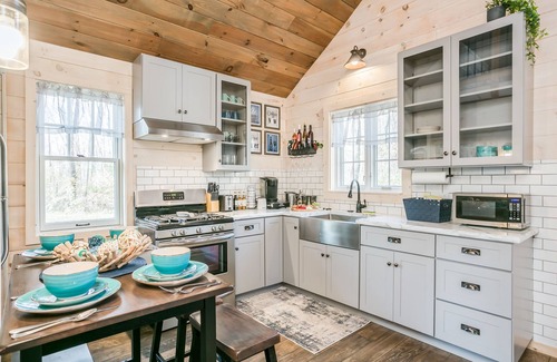 Interlaken Cottage | 🍷CLOUD WINE COTTAGE FLX🍷secluded w/HOT TUB in the heart of wine country!