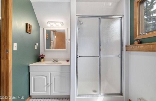 Summit Ski Chalet | Cloud9 Lake View Mountain House-Catskill Cabin