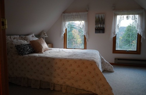 Summit Ski Chalet | Cloud9 Lake View Mountain House-Catskill Cabin