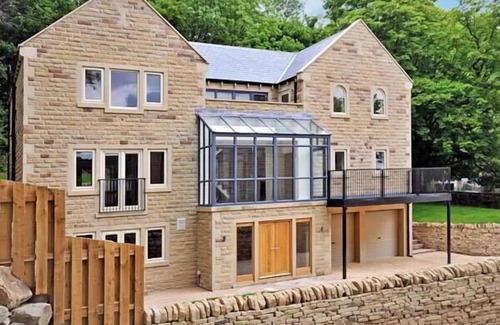 Almondbury Cottage | CLOUDS HILL, family friendly, luxury holiday cottage in Almondbury