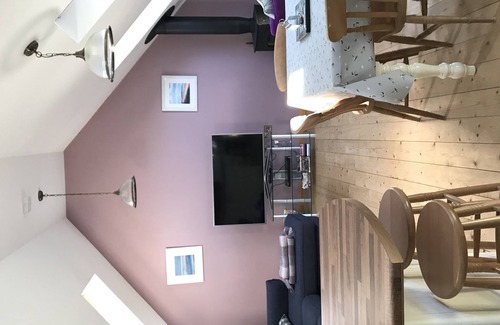 South Molton Cottage | Clover Cottage, East Trayne Holiday Cottages