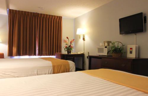 Tri-Cities Hotel | Clover Island Inn