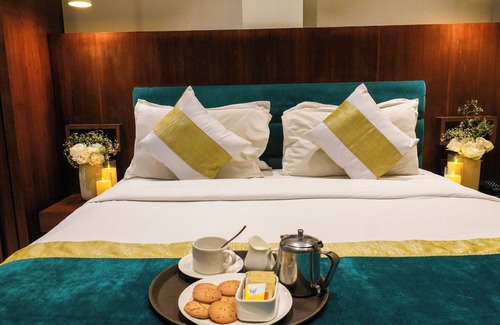 Chembur East Hotel | Club Emerald