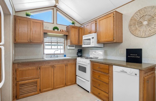 Rural Estates Cottage | Club Naples Cottage - Cozy Private Home 10 Minutes from the Beach!