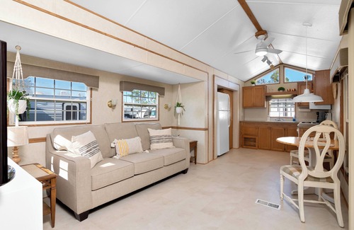 Rural Estates Cottage | Club Naples Cottage - Cozy Private Home 10 Minutes from the Beach!