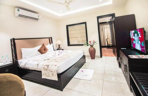 Raipur Hotel | Club Paraiso