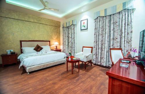 Raipur Hotel | Club Paraiso