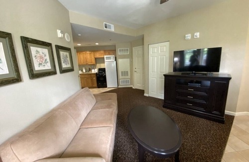 Williamsburg Condo | Club Wyndham Governor's Green, Virginia, 1 Bedroom Deluxe Suite