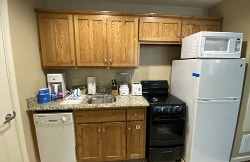 Williamsburg Condo | Club Wyndham Governor's Green, Virginia, 1 Bedroom Deluxe Suite