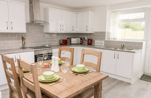 Llanerchymedd Cottage | CLYDFAN COTTAGE, pet friendly, with a garden in Llannerch-Y-Medd