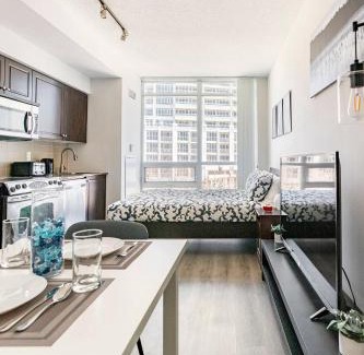 Fort York Apartment | CN Tower Luxe Suites - Prime Downtown Location