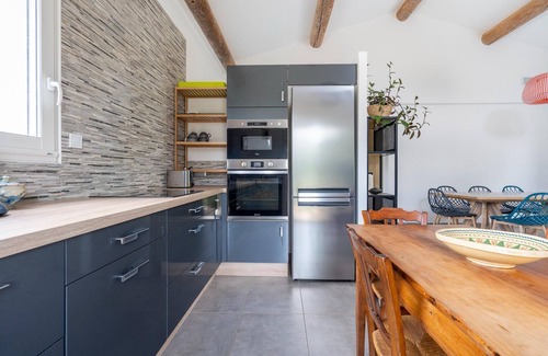 Saint-Andre-de-Roquepertuis House | Cosy holiday home with pool