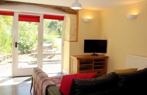 Tremain Cottage | Coach House - 5 minutes from stunning beaches of Cardigan Bay