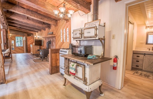 Dorrington Cabin | Coach House-A Unique Getaway Tucked in the Trees