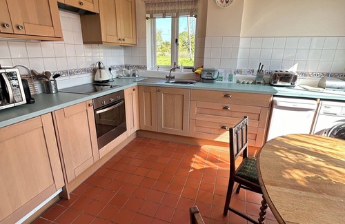 Willesborough Cottage | Coach House with walled garden, spacious in Kent countryside on small holding