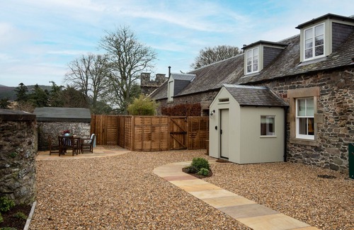 Peebles Cottage | Coachman's Cottage, Kailzie - sleeping 4 guests in 2 bedrooms