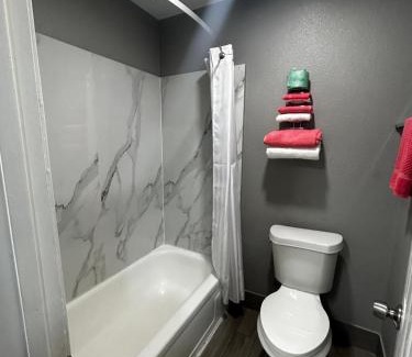 Waldron Hotel | Coachman's Inn & Suites