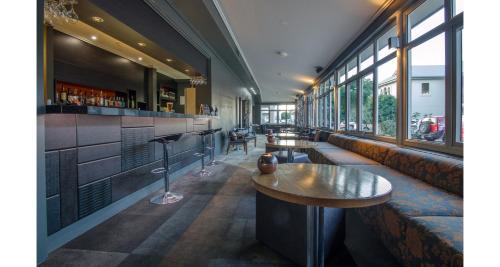 Warwick Hotel | Coachmans Inn Warwick
