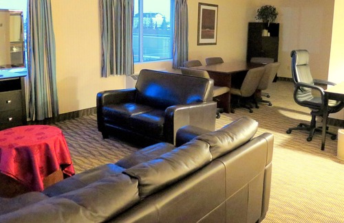 Nisku Hotel | Coast Nisku Inn & Conference Centre