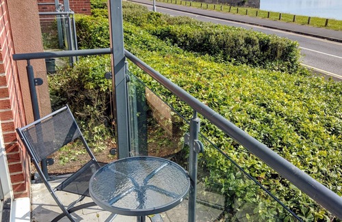 Llanelli Apartment | Coastal Apartments - Wales (Lake View)