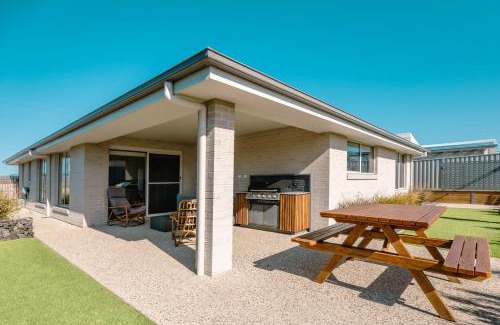 Hawley Beach House | Coastal Bliss Retreat Elegant Beachside Escape at Hawley Beach
