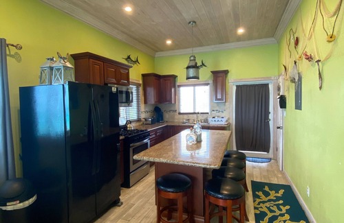 Black Point Cottage | Coastal breeze, spectacular sunset
