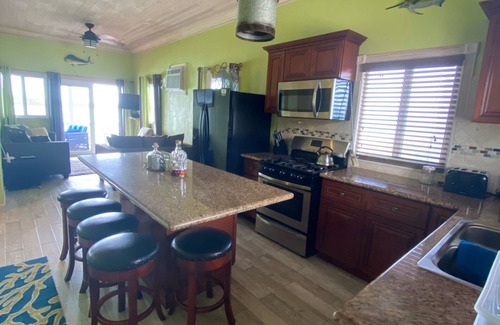 Black Point Cottage | Coastal breeze, spectacular sunset