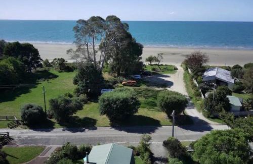 Patons Rock House | Coastal Charm in Patons Rock